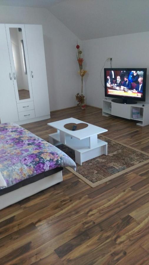 Stan na dan Gornji Milanovac-centar-Nova gradnja Apartment Bagian luar foto